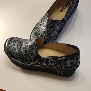 Alegria silver/blue leather shoes size 8